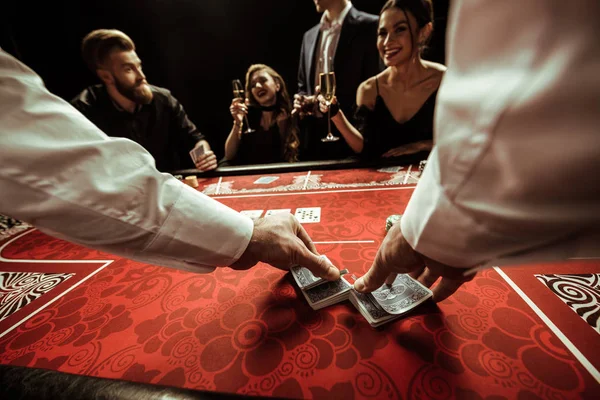 2 Euro Gratis Casino Bonus Bloemen op 12, specialist in bloemen Lichtenvoorde, Zieuwent en omstreken. 2 depositphotos 143256065 stock photo dealer shuffling cards